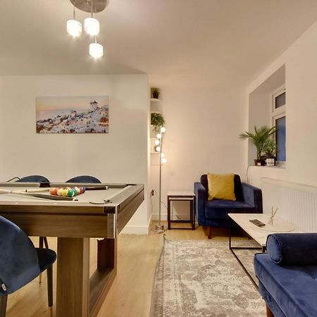 Southsea Getaway Apartment With Pool Table And Hot Tub Portsmouth Buitenkant foto