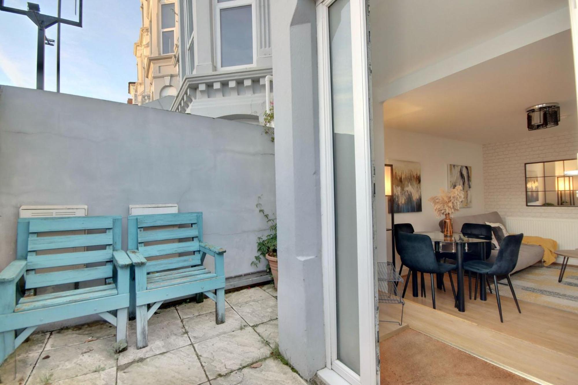 Southsea Getaway Apartment With Pool Table And Hot Tub Portsmouth Buitenkant foto