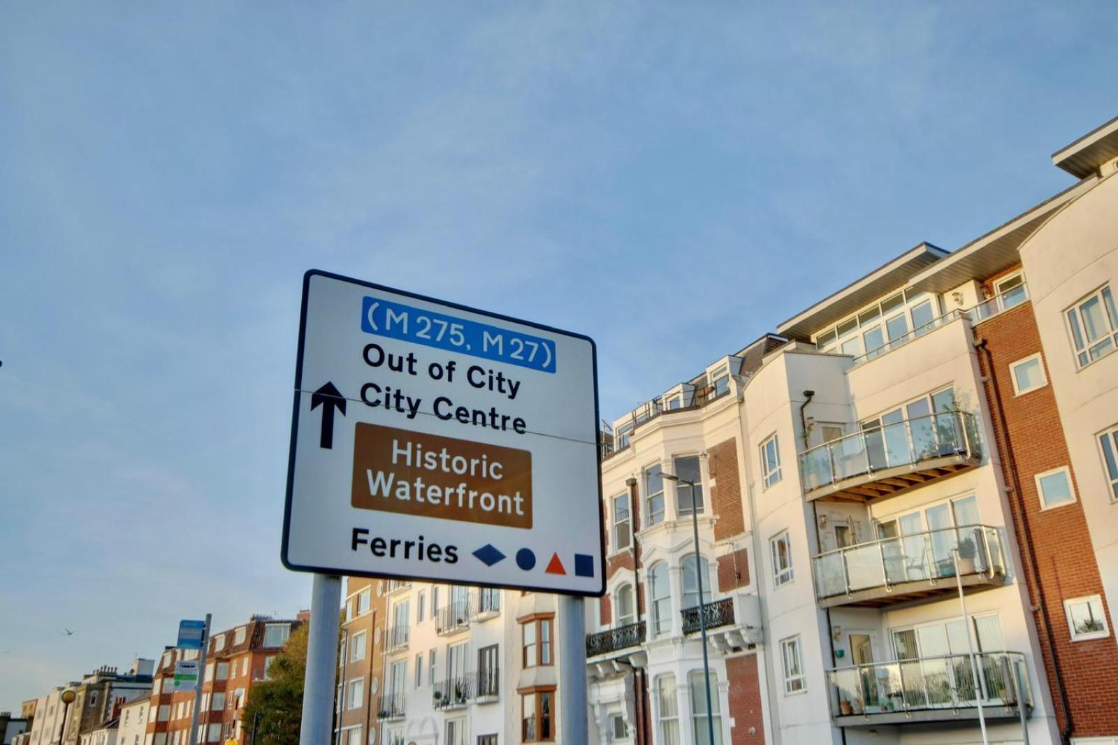 Southsea Getaway Apartment With Pool Table And Hot Tub Portsmouth Buitenkant foto