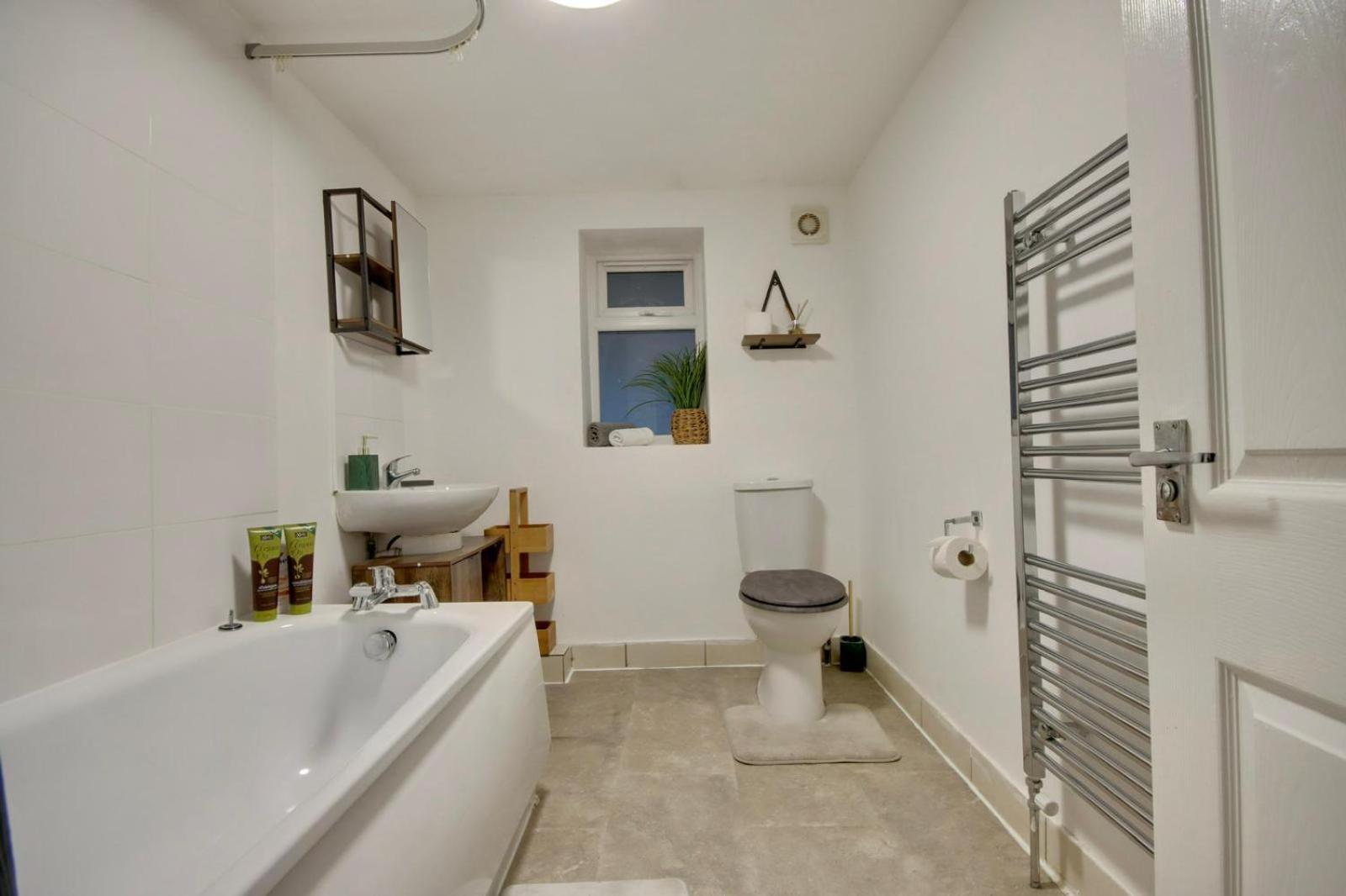 Southsea Getaway Apartment With Pool Table And Hot Tub Portsmouth Buitenkant foto