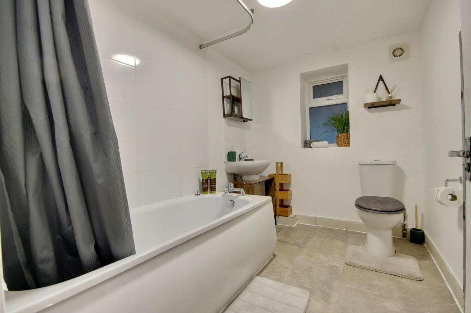 Southsea Getaway Apartment With Pool Table And Hot Tub Portsmouth Buitenkant foto